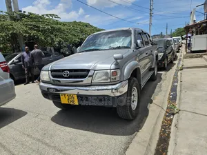 Toyota Hilux 2008 Gray