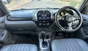 Toyota RAV4 2006 Gold