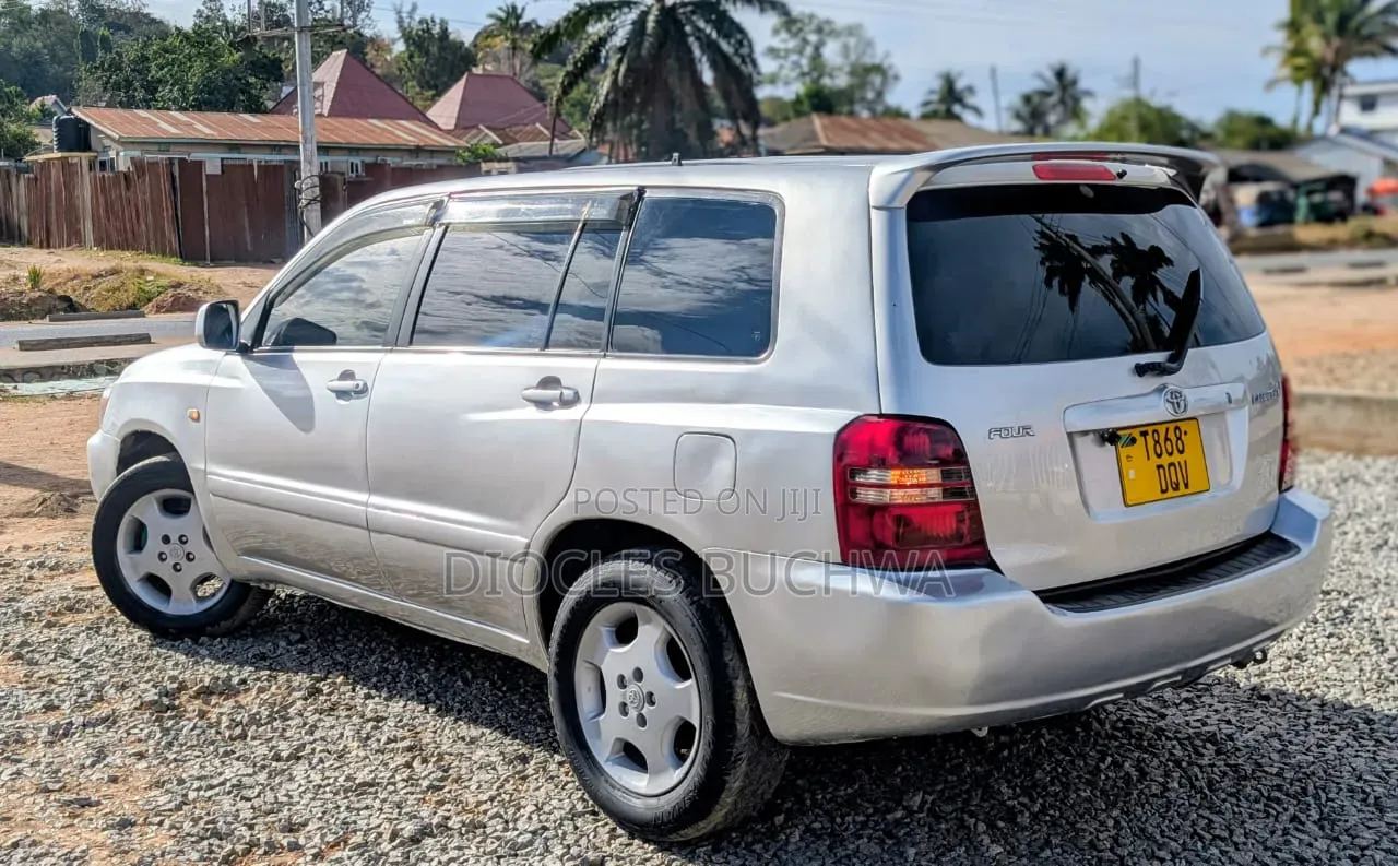 Toyota Kluger 2003 Silver