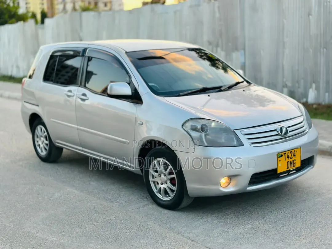 Toyota Raum 1.5 AWD 2006 Silver