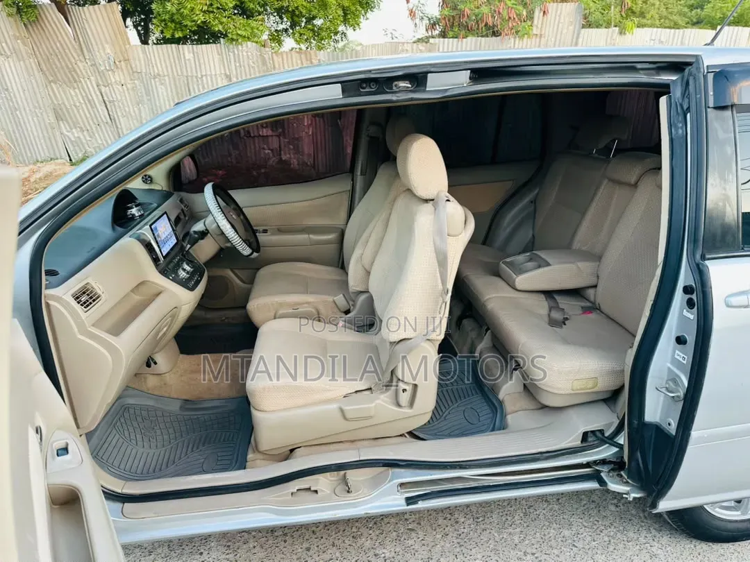 Toyota Raum 1.5 AWD 2006 Silver