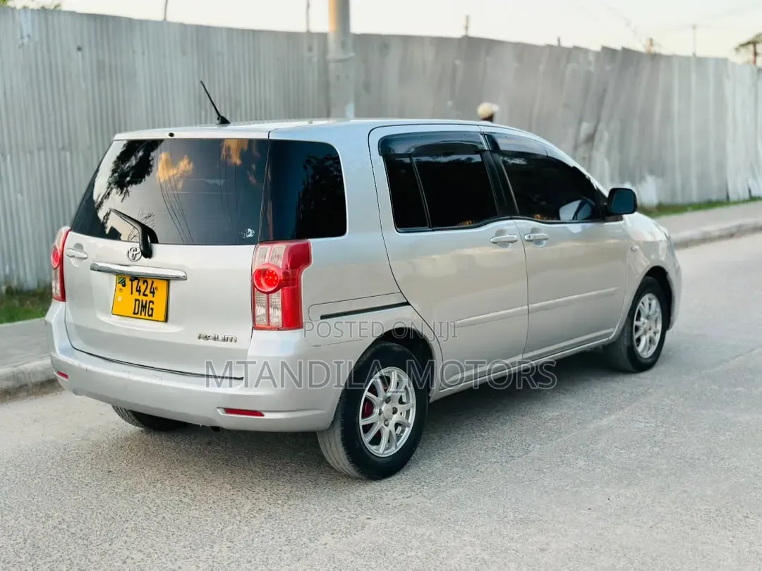 Toyota Raum 1.5 AWD 2006 Silver