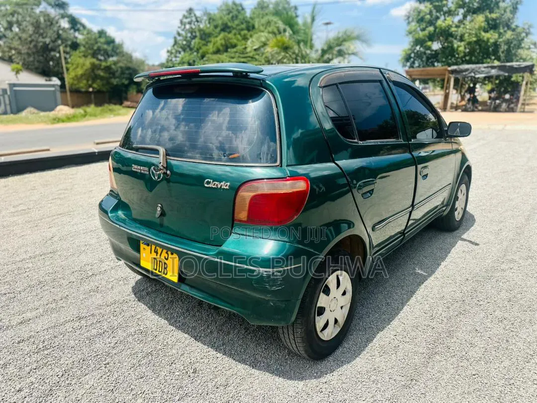 Toyota Vitz 2005 Green