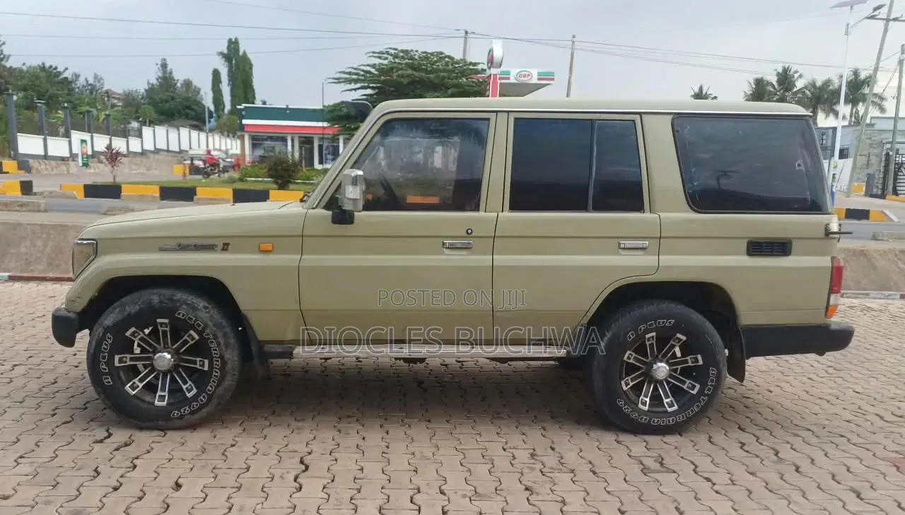 Toyota Land Cruiser Prado 1999 Brown