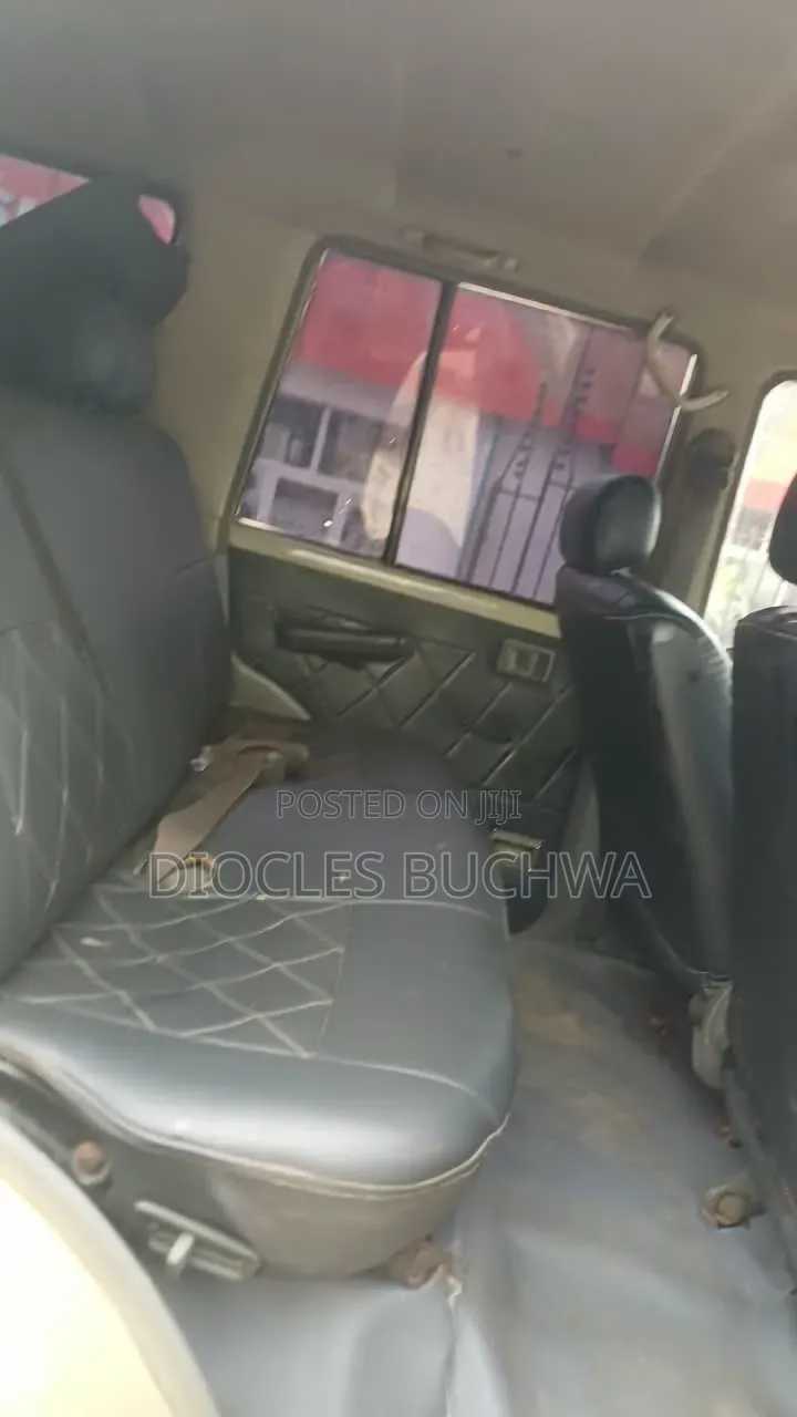 Toyota Land Cruiser Prado 1999 Brown