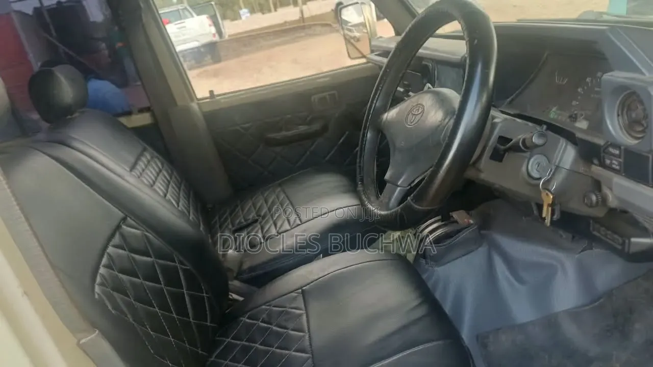 Toyota Land Cruiser Prado 1999 Brown