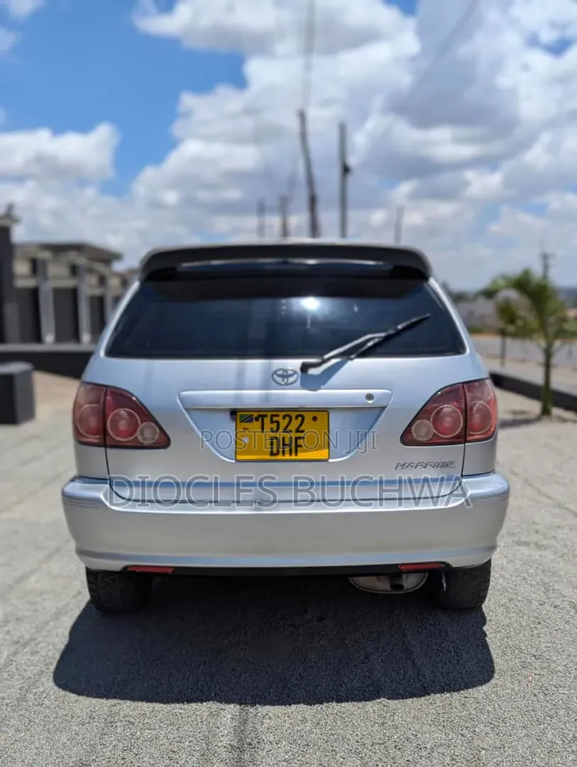 Toyota Harrier 2006 Silver