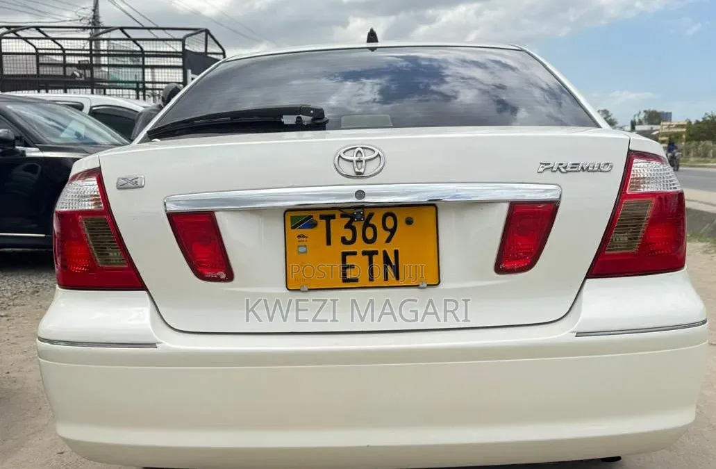 Toyota Premio 2005 White