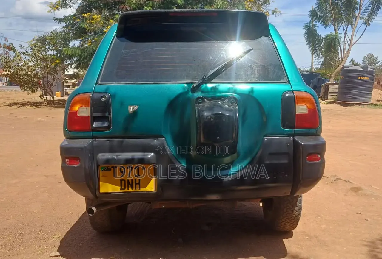 Toyota RAV4 1999 Green