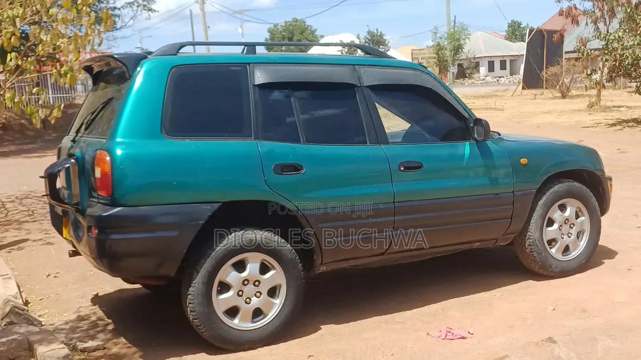 Toyota RAV4 1999 Green