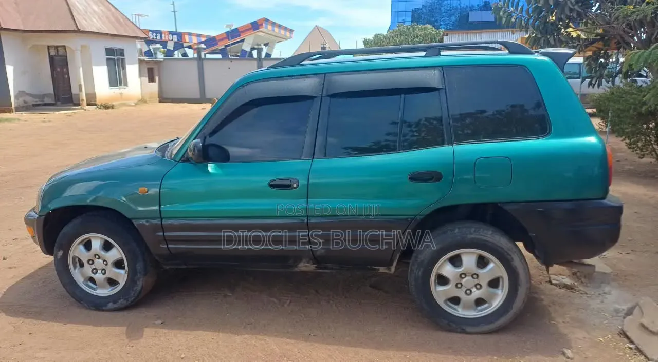 Toyota RAV4 1999 Green