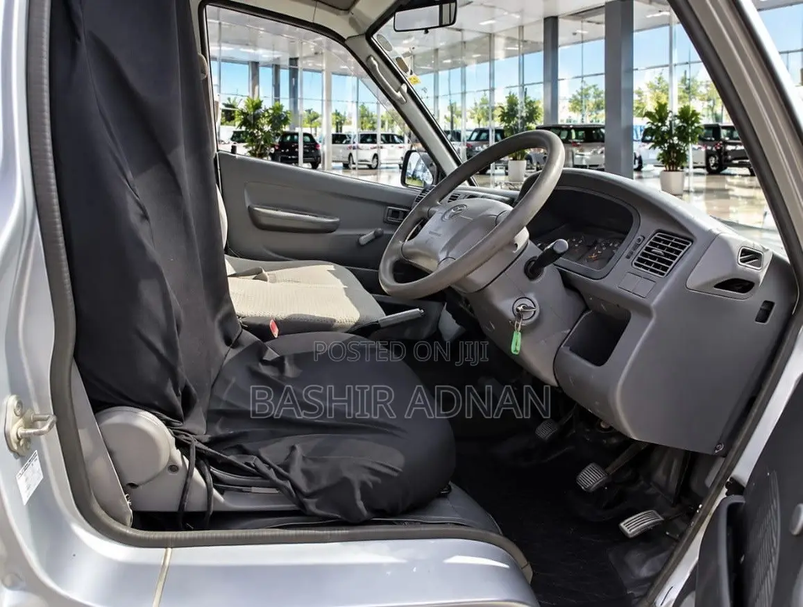 Toyota Townace Pickup 4wd Unregistered(mpya) Manual 850kg on Sale.
