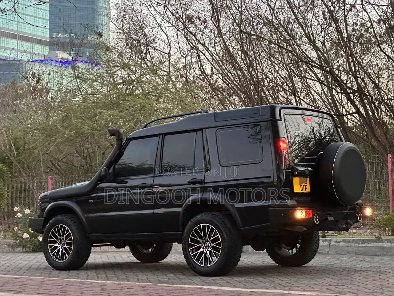 Land Rover Discovery Base AWD 1995 Black