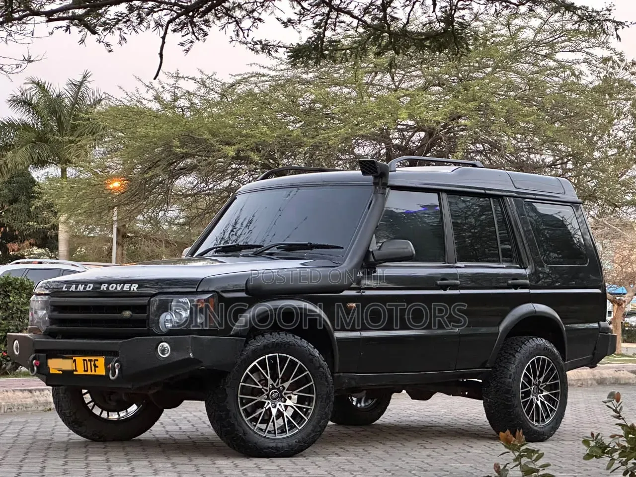 Land Rover Discovery Base AWD 1995 Black