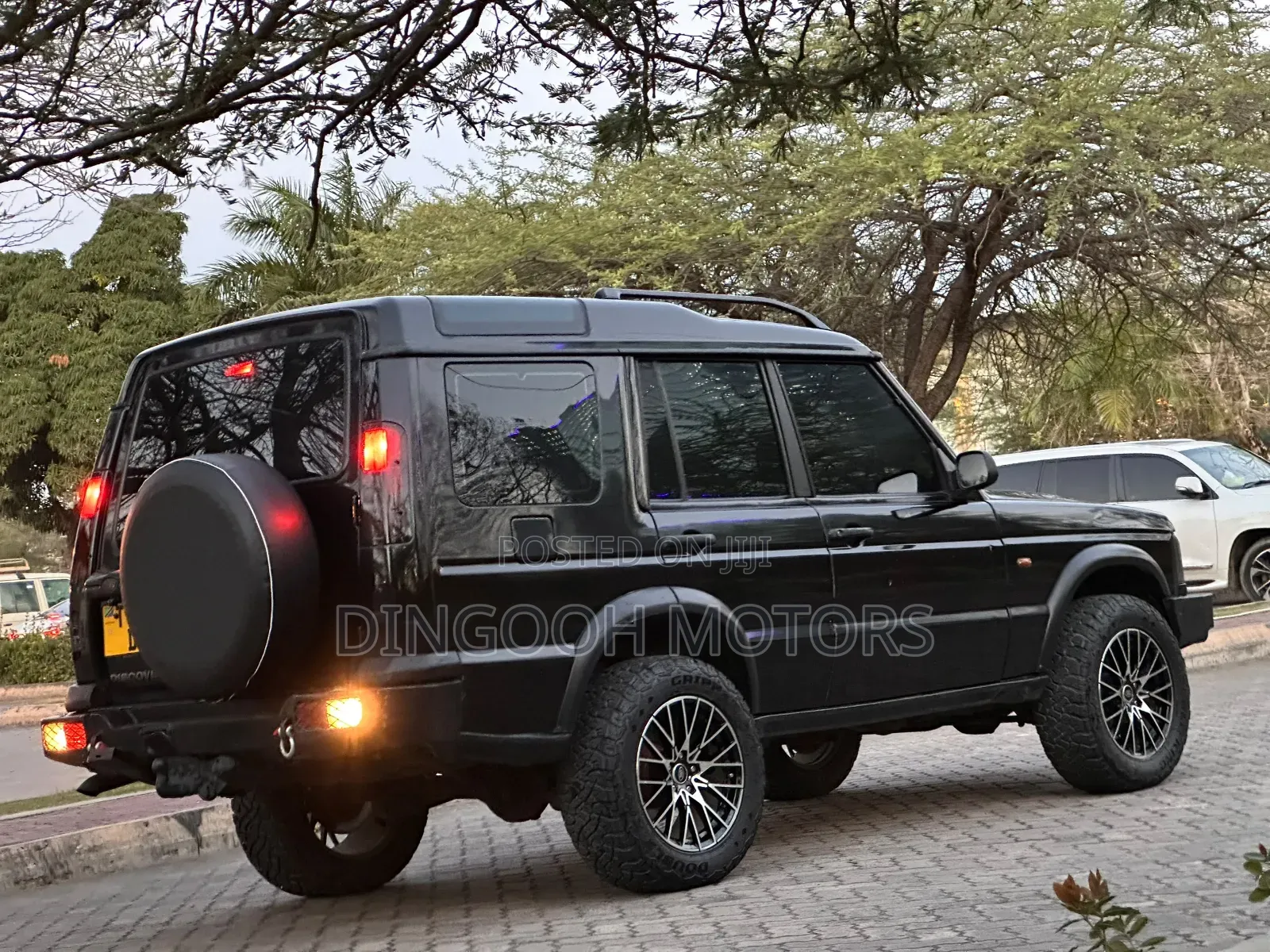 Land Rover Discovery Base AWD 1995 Black