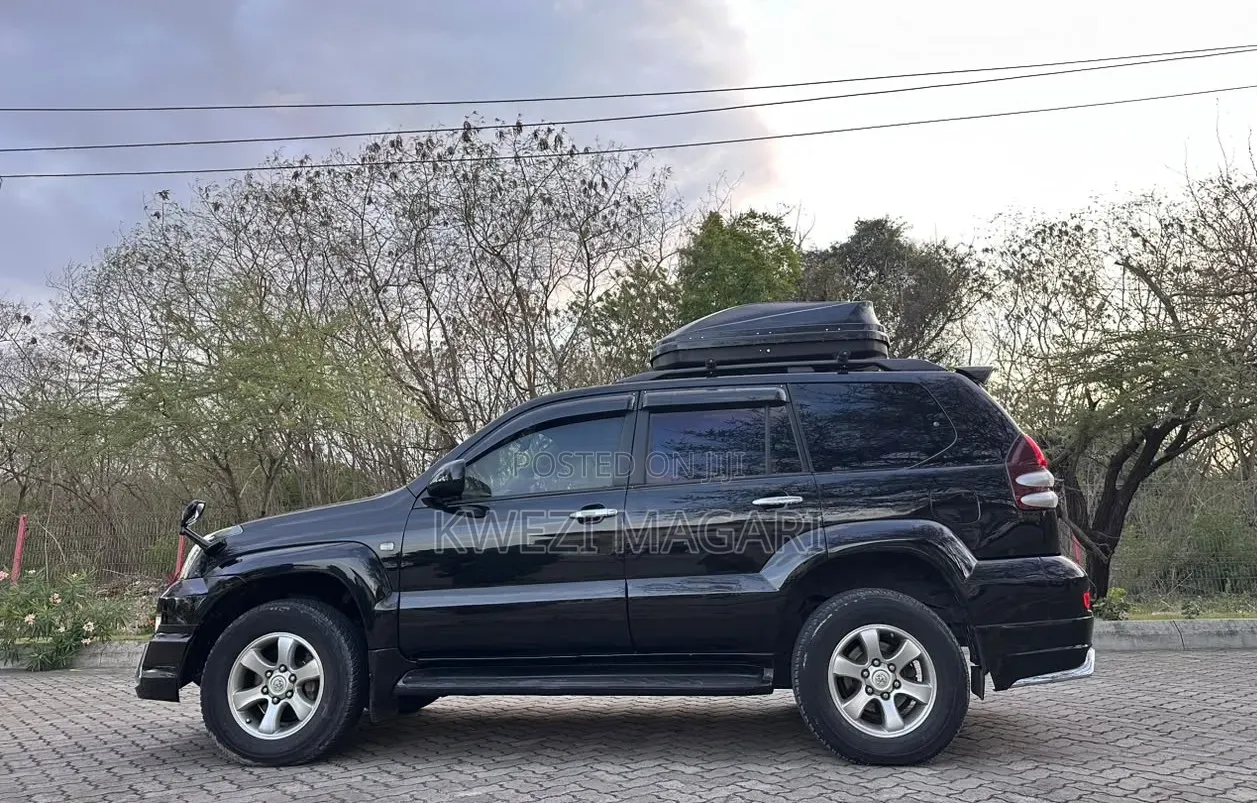 Toyota Land Cruiser Prado 2005 Black
