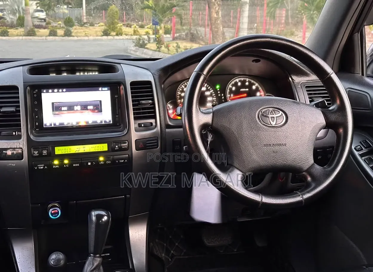 Toyota Land Cruiser Prado 2005 Black