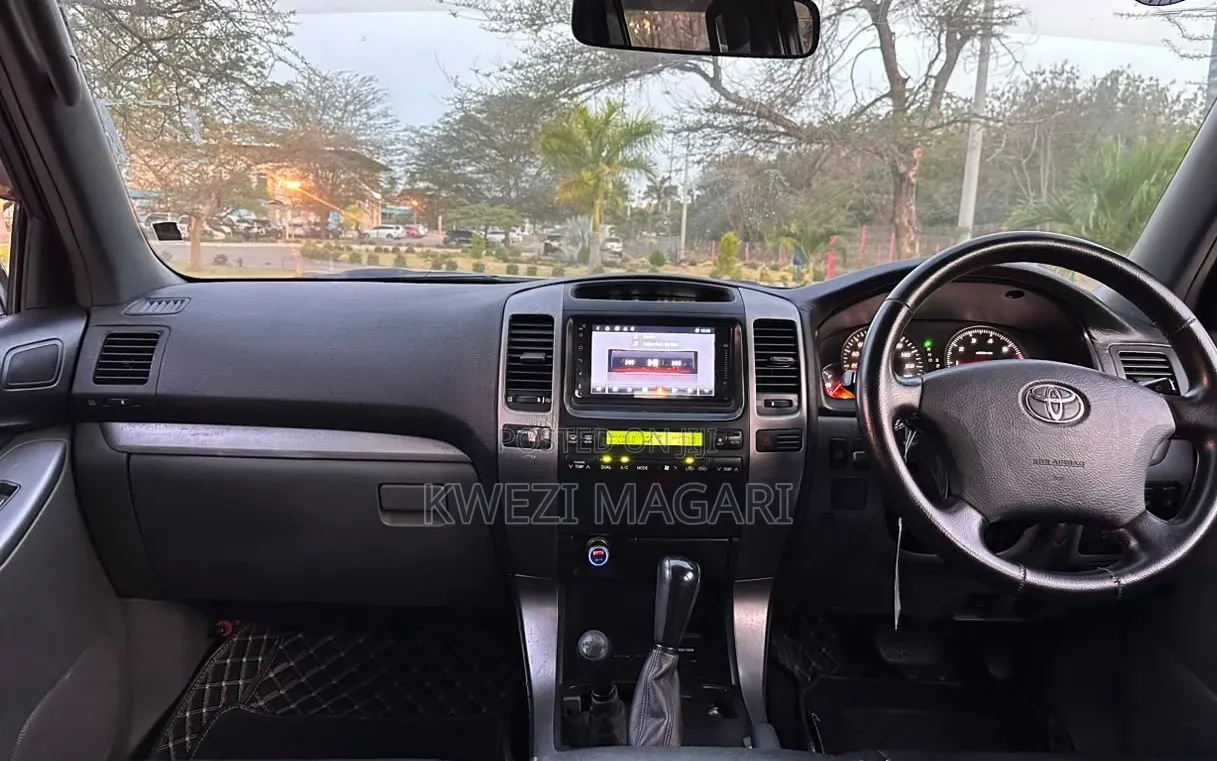 Toyota Land Cruiser Prado 2005 Black