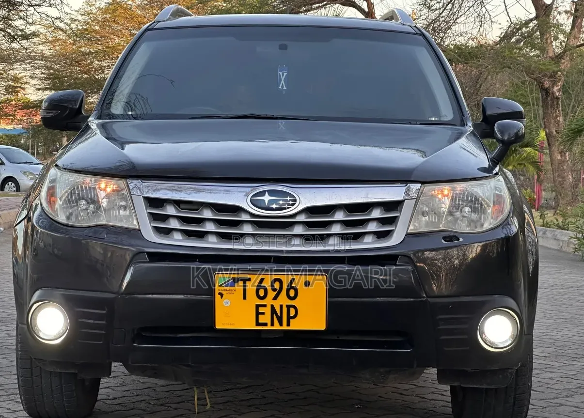 Subaru Forester 2012 Gray