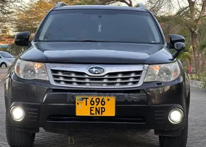 Subaru Forester 2012 Gray