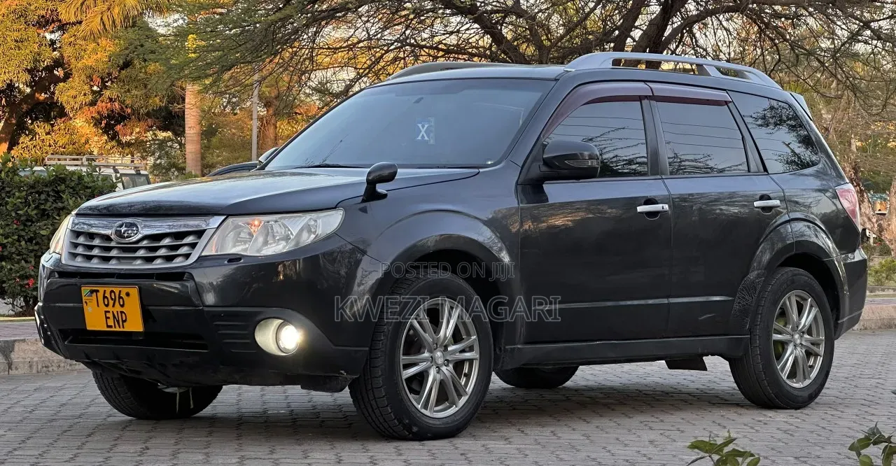 Subaru Forester 2012 Gray