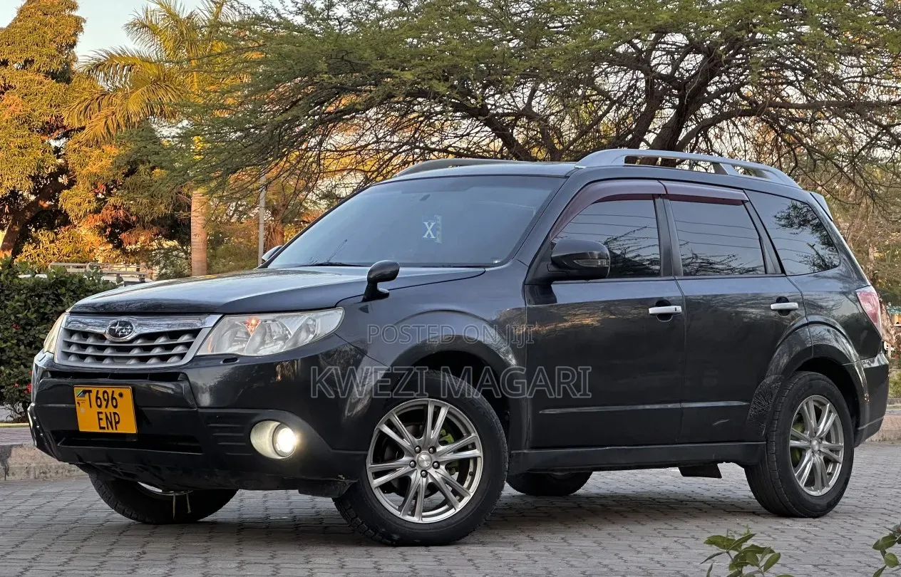 Subaru Forester 2012 Gray