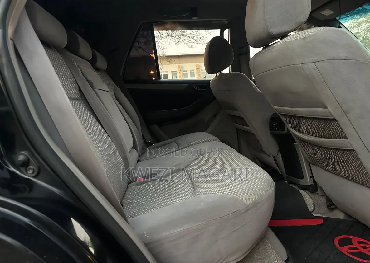 Toyota Hilux Surf 2005 Black