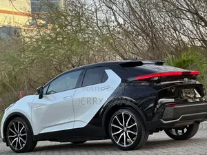 Toyota C-HR 2025 White