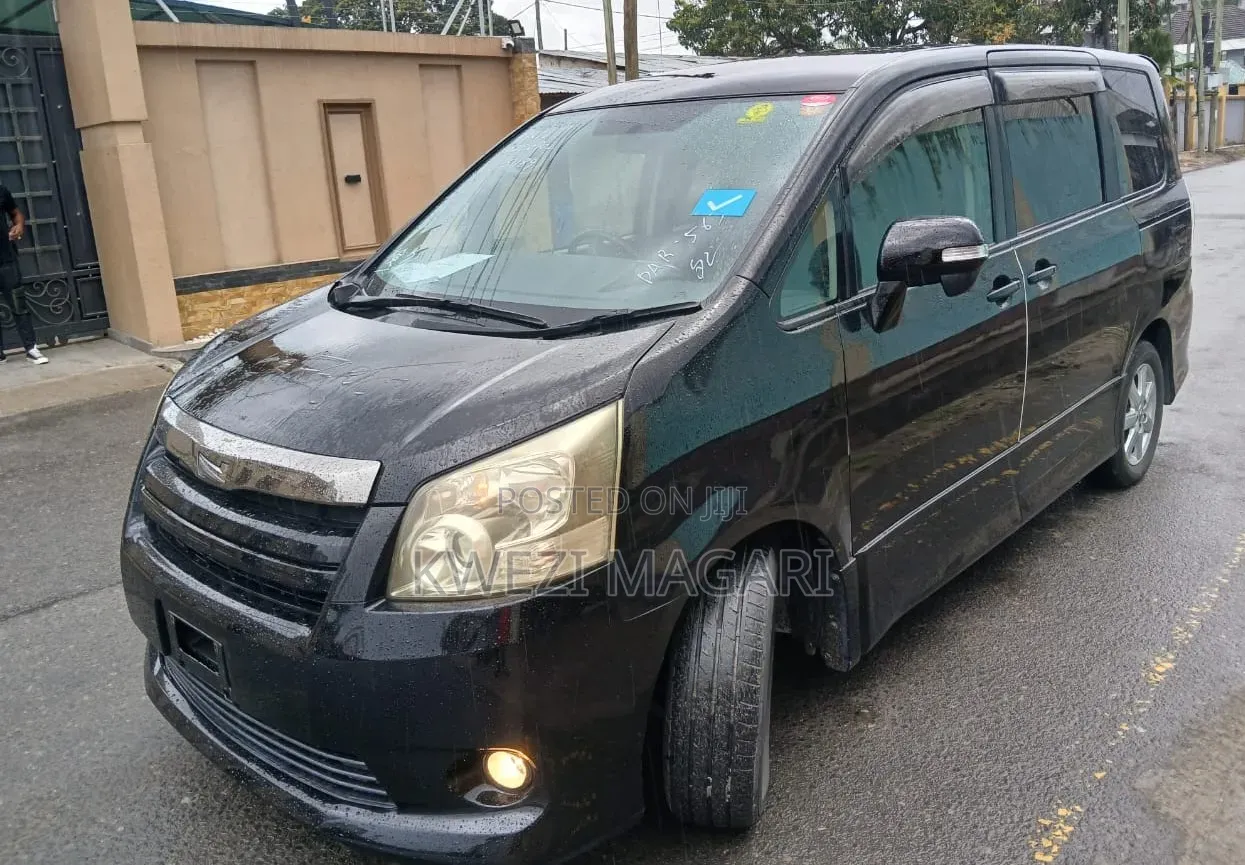 Toyota Noah 2008 Black