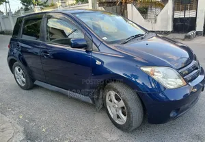 Toyota IST 2004 Blue