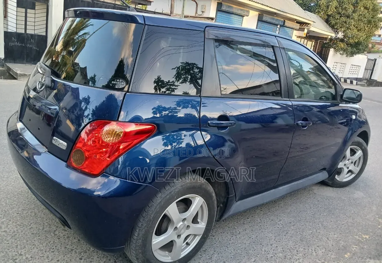 Toyota IST 2004 Blue