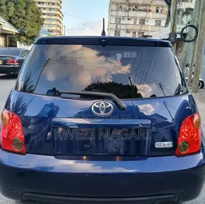 Toyota IST 2004 Blue