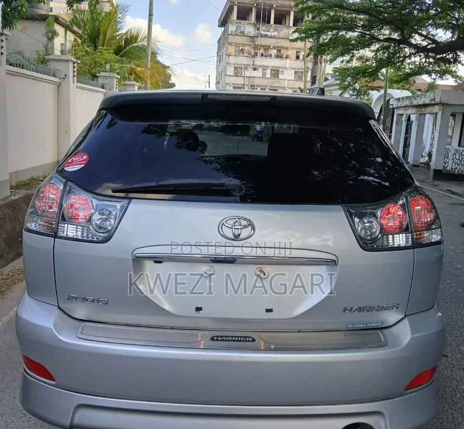 Toyota Harrier 2003 Silver