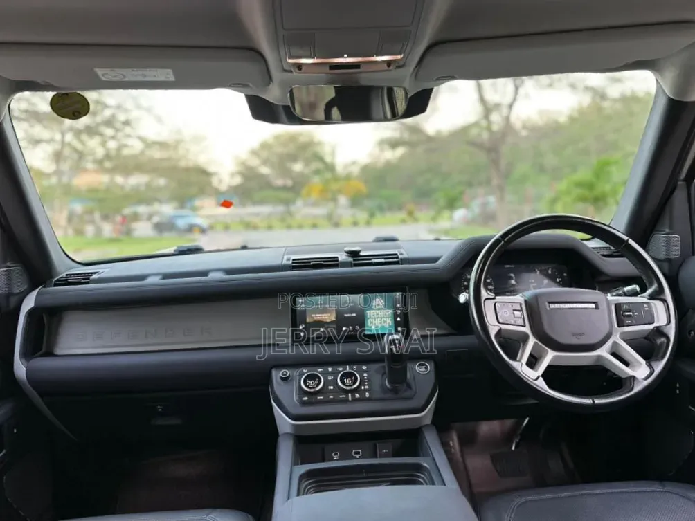 Land Rover Defender 2022 Green