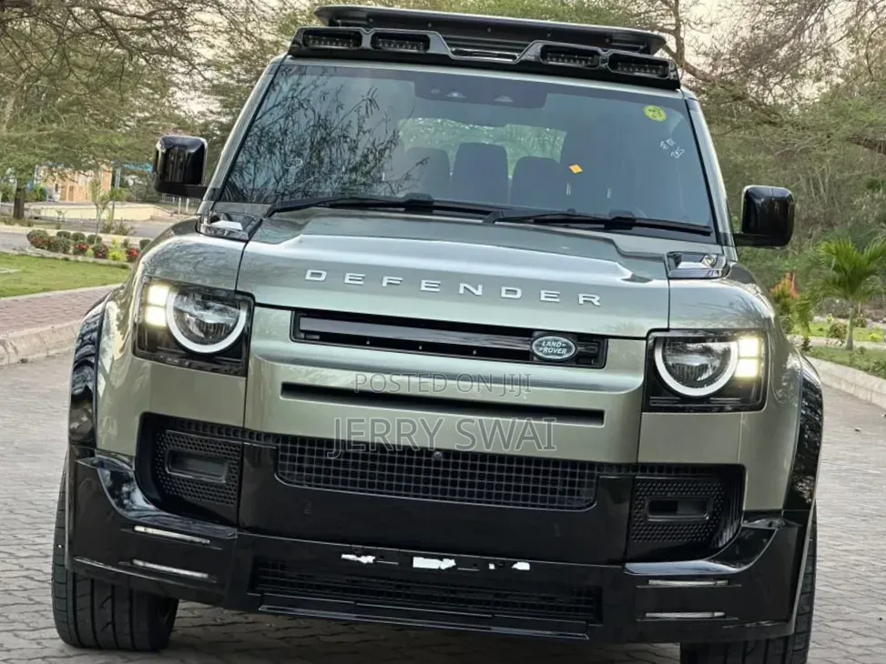Land Rover Defender 2022 Green