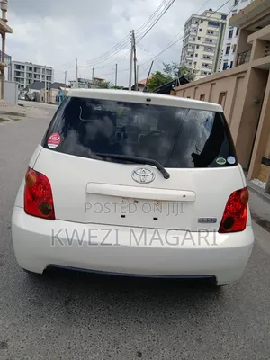Toyota IST 2004 White