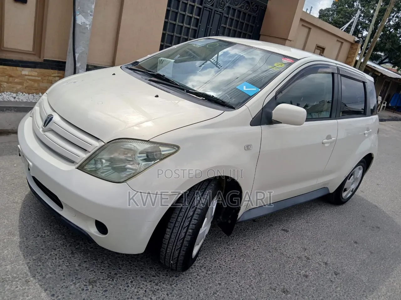 Toyota IST 2004 White