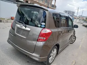Toyota Ractis 2007 Gray