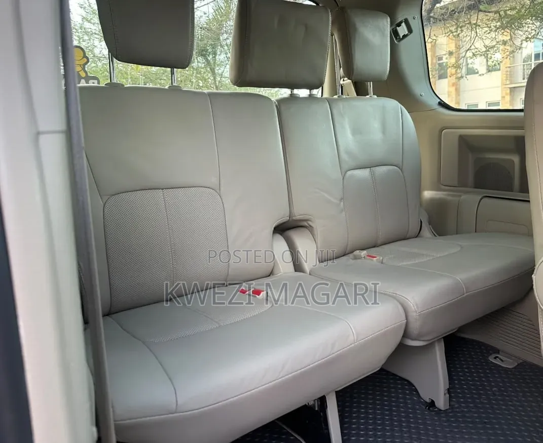 Toyota Noah 2012 Gray