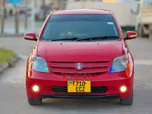 Toyota IST 2004 Red