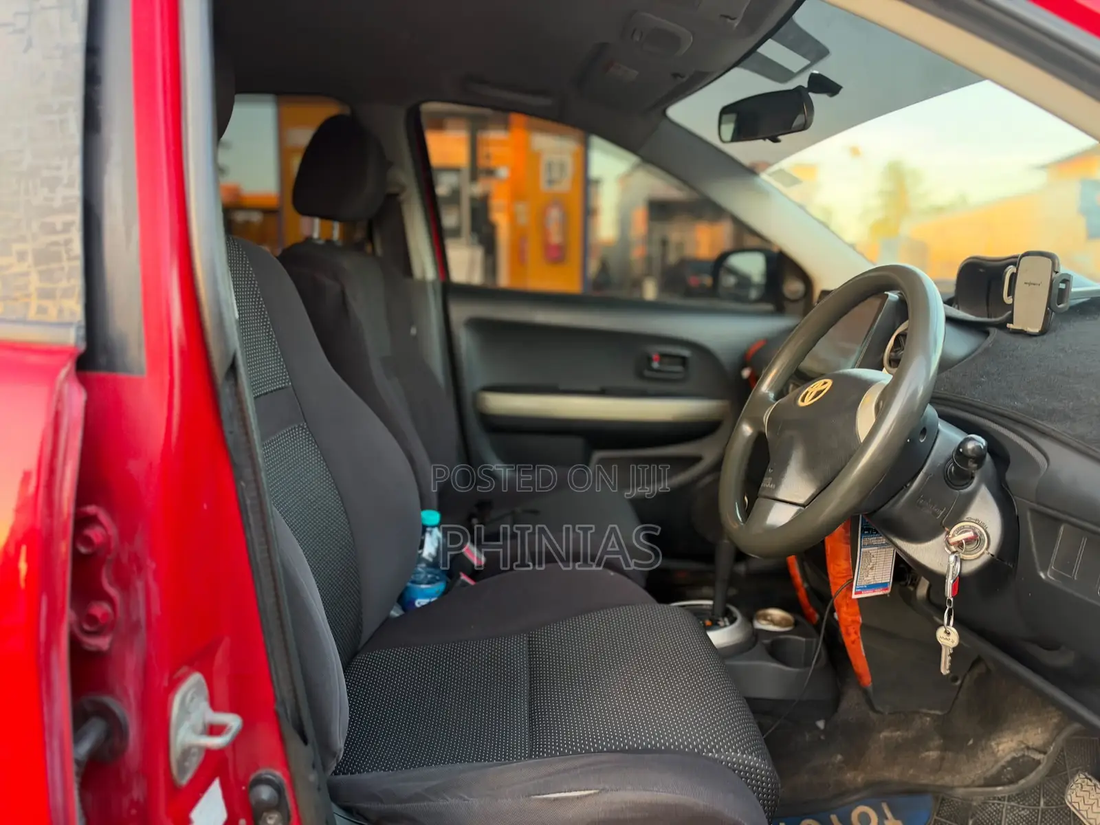 Toyota IST 2004 Red