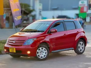 Toyota IST 2004 Red