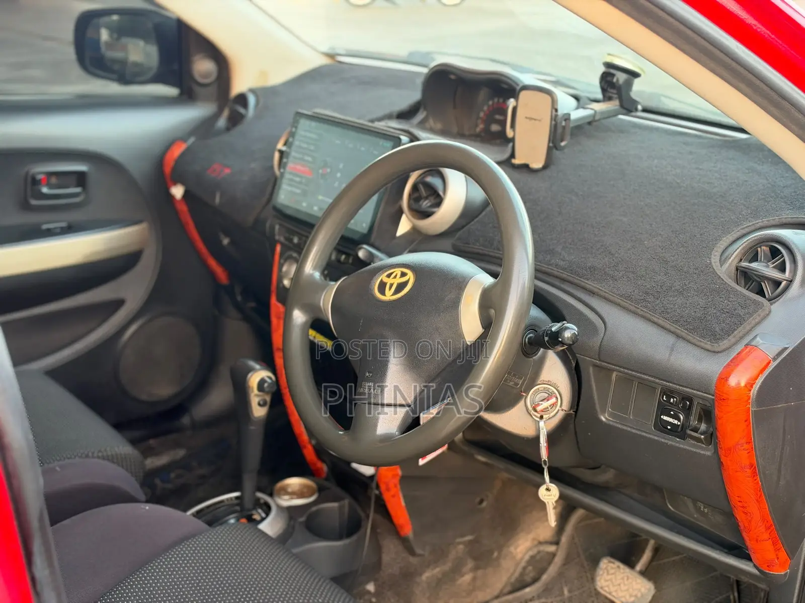 Toyota IST 2004 Red
