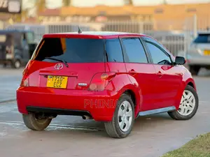 Toyota IST 2004 Red