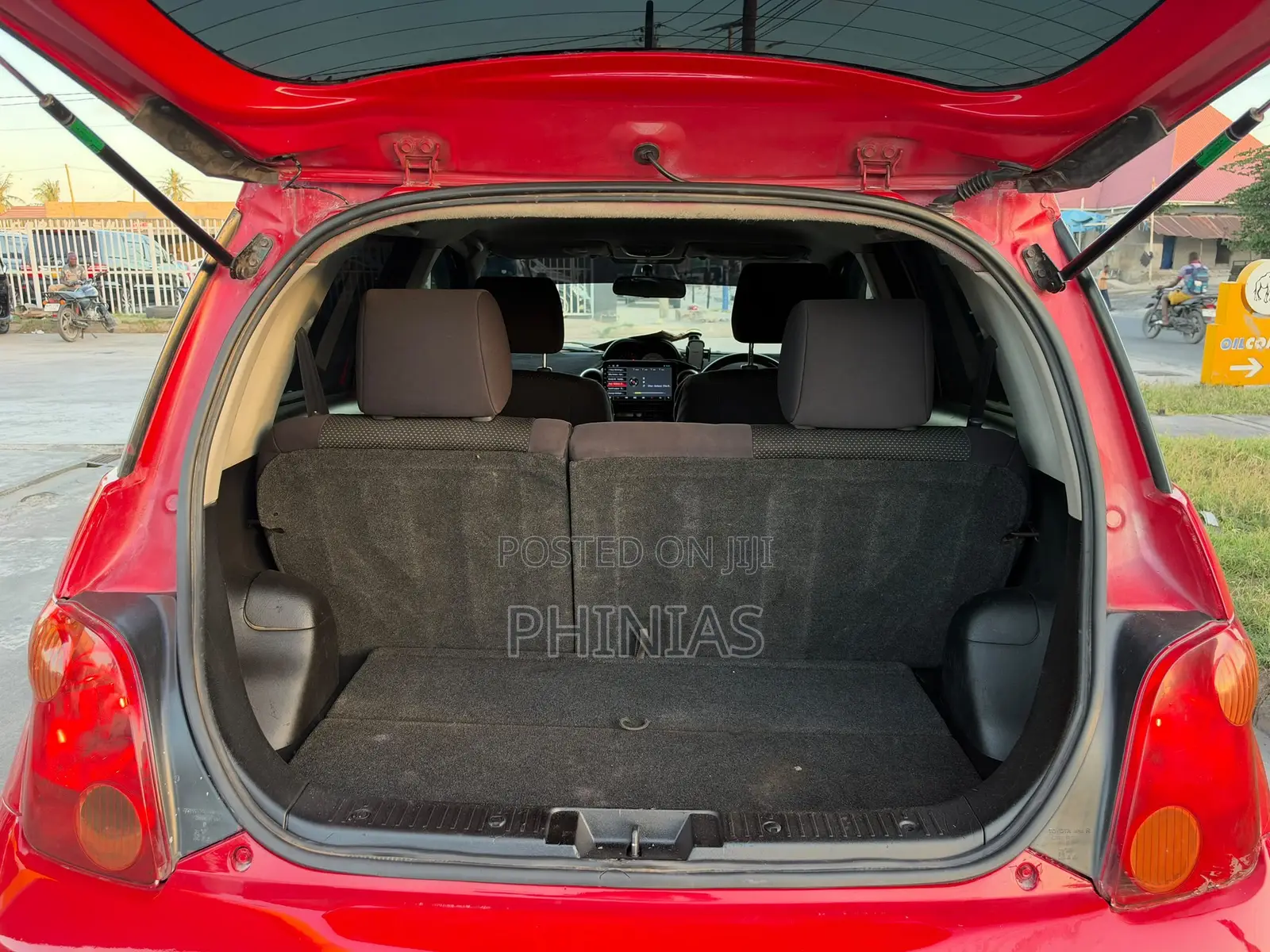 Toyota IST 2004 Red