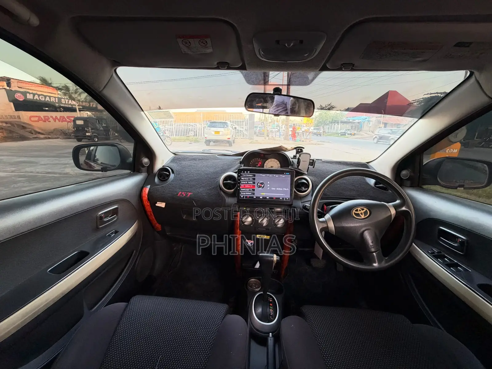 Toyota IST 2004 Red