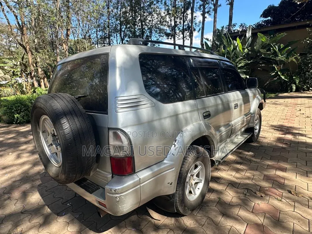 Toyota Land Cruiser Prado 2001 Silver