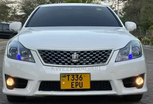 Toyota Crown 2011 White