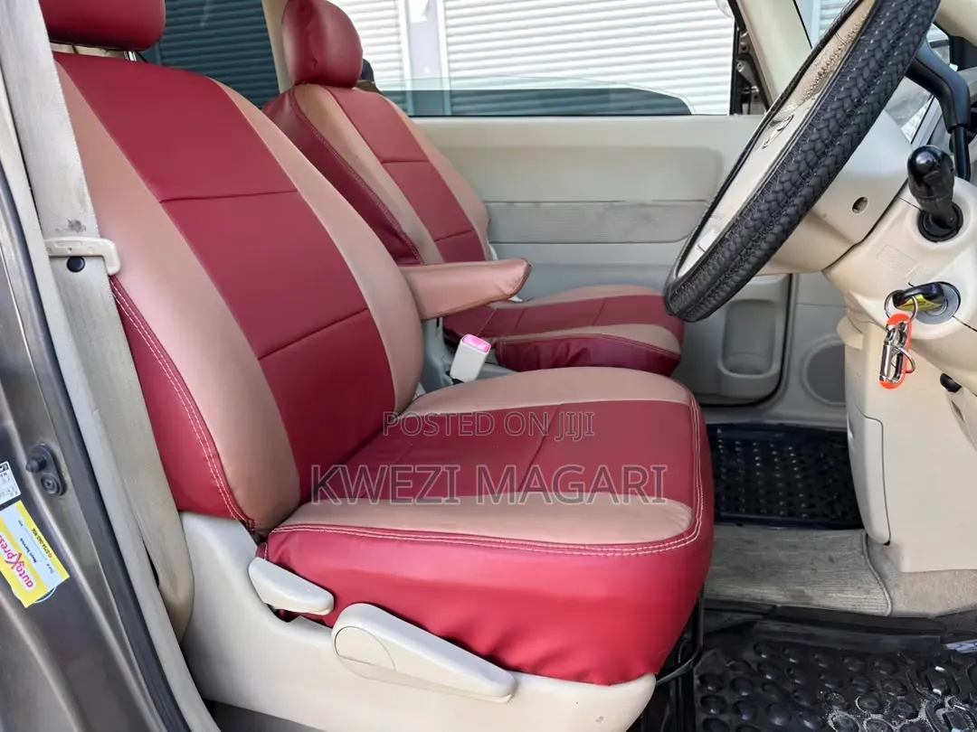 Toyota Porte 2006 Gray