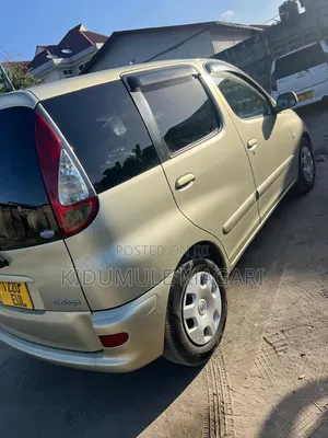Toyota Fun Cargo 2004